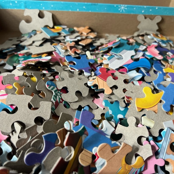 Disney Holiday Together Time Baking Xmas Cookies 400 SML Piece Puzzle Mickey - Picture 6 of 8